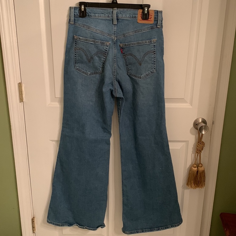 Levi Ribcage Jeans - Picture 2 of 6